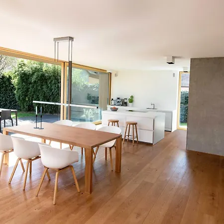 B6 - Moderne Architektenvilla Fuer 2-6 Personen,