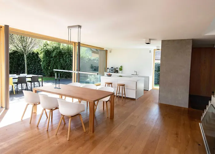 B6 - Moderne Architektenvilla Fuer 2-6 Personen,